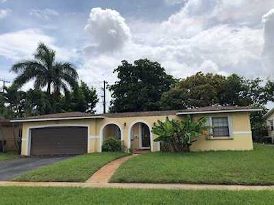 2290 NW 32Nd Terrace Lauderdale Lakes, FL 33311