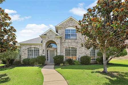 2754 Hillview Drive Lewisville, TX 75067