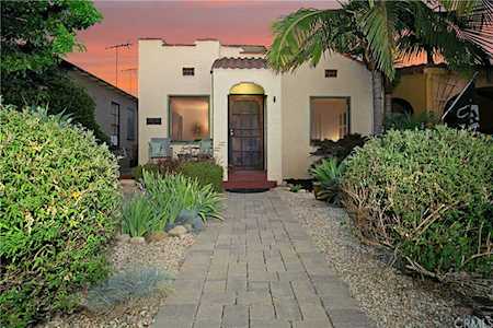 3725 Brayton Avenue Long Beach, CA 90807