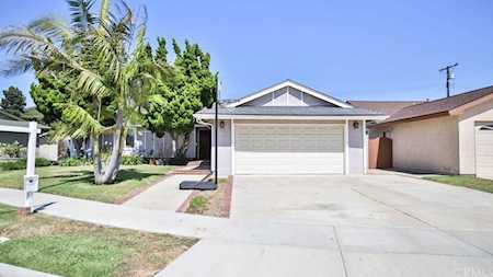 17312 Lee Circle Huntington Beach, CA 92647