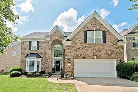 9805 Back Acre Dr Charlotte, NC 28213