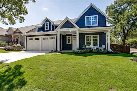 1323 Hilltop Drive Grapevine, TX 76051