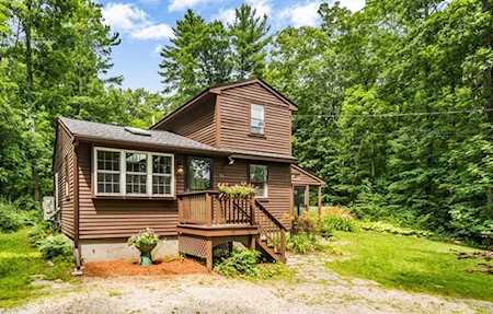 18 Oak Ridge Dr Charlton, MA 01507