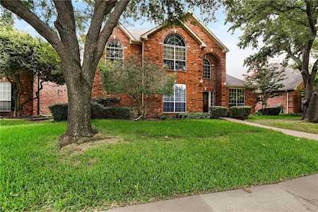 2804 Cherry Spring Court Plano, TX 75025