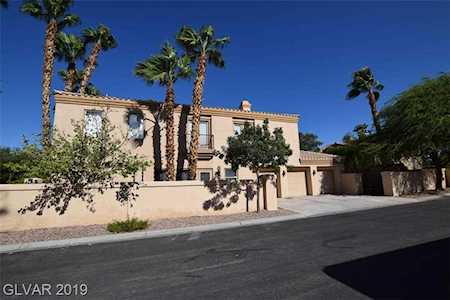 8021 Ryans Reef Ln Las Vegas, NV 89128