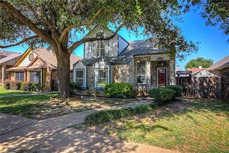 2018 Feather Lane Lewisville, TX 75077