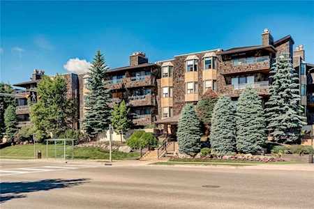 3719B 49 Street NW #101 Calgary, AB T3A 2E3