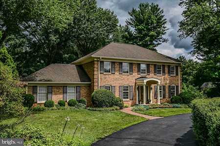 10110 Sanders Ct Great Falls, VA 22066