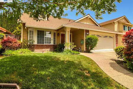 552 Fallen Leaf Cir San Ramon, CA 94583