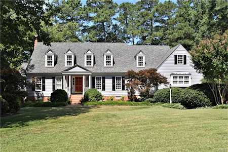 2010 Christendom Dr Midlothian, VA 23113