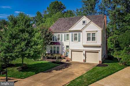 9736 Hidden Valley Rd Vienna, VA 22181