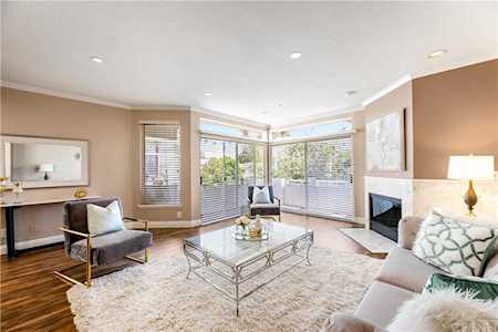 1921 Glendon Avenue #301 Los Angeles, CA 90025