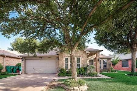 5920 Hillview Drive Watauga, TX 76148