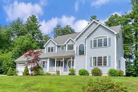 10 Robin Hill Rd Groton, MA 01450