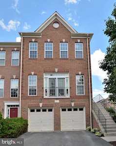 41862 Cinnabar Square Aldie, VA 20105