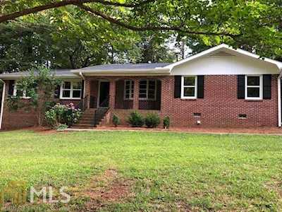 9117 Lakeview Dr Covington, GA 30014