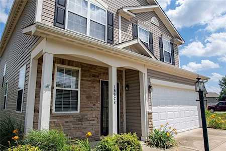 19528 Hurst Strand Way Noblesville, IN 46062