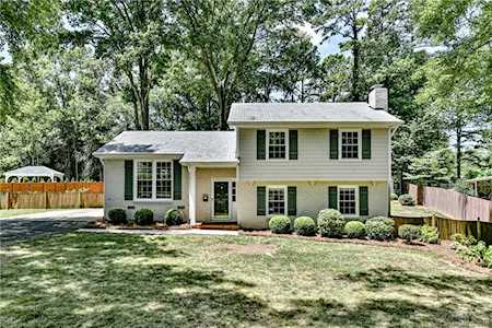 3920 Pemberton Dr Charlotte, NC 28210