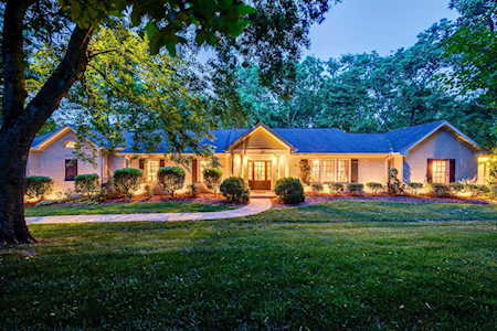 823 Forest Acres Dr Nashville, TN 37220