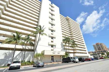 2200 NE 33rd Ave #6H Fort Lauderdale, FL 33305