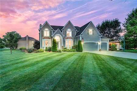 15825 S Hallet St Olathe, KS 66062