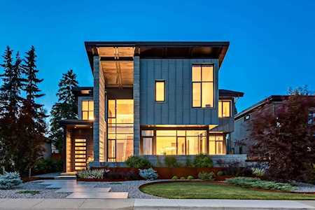 2624 Toronto Crescent NW Calgary, AB T2N 3W1