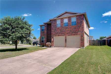 106 Creek Ledge Dr Hutto, TX 78634