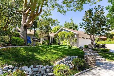 22647 Barcotta Drive Saugus, CA 91350