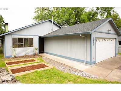 5915 SW 54th Ave Portland, OR 97221