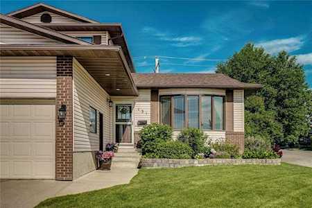 131 Scenic Way NW Calgary, AB T3L 1B5