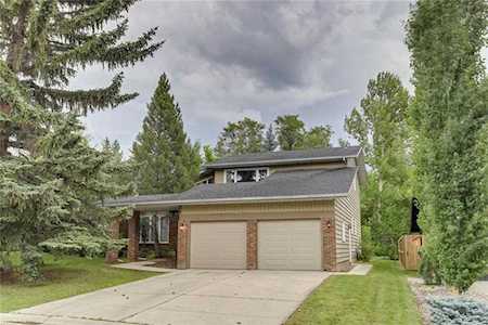 112 Pump Hill Place SW Calgary, AB T2V 4C6