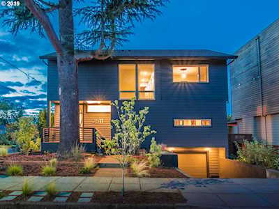2511 NE Highland St Portland, OR 97211