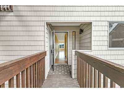 7533 N Edgewater Ave #17-B Portland, OR 97203