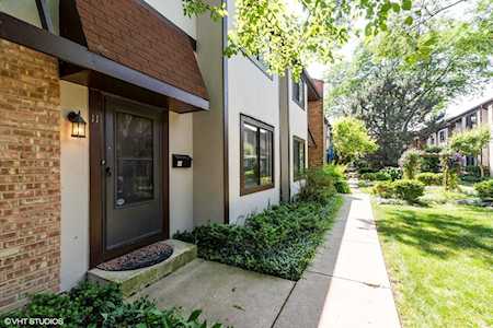 1734 Henley St #11 Glenview, IL 60025