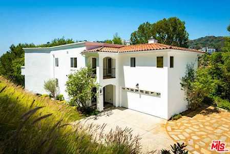 8070 Laurelmont Drive Los Angeles, CA 90046