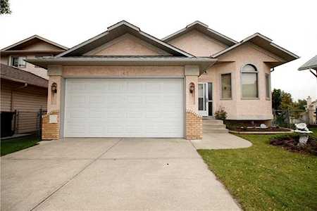 107 Sandringham Court NW Calgary, AB T3K 3V7