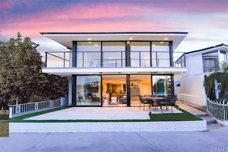 305 N Bay Front Newport Beach, CA 92662