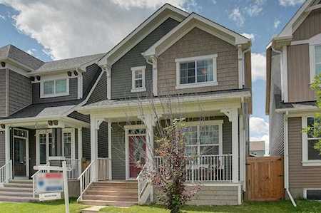 375 Auburn Crest Way SE Calgary, AB T3M 1P9