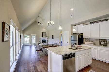 908 Eagle Creek Trail Mckinney, TX 75072