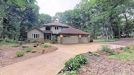 4580 Birchbark Trail N Lake Elmo, MN 55042