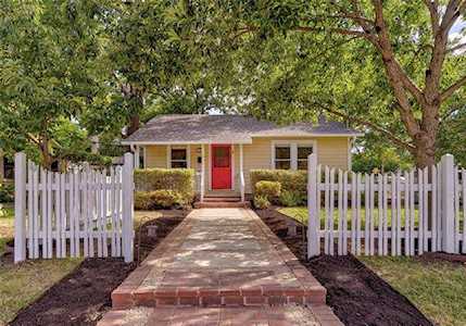 1800 Saint Johns Ave Austin, TX 78757