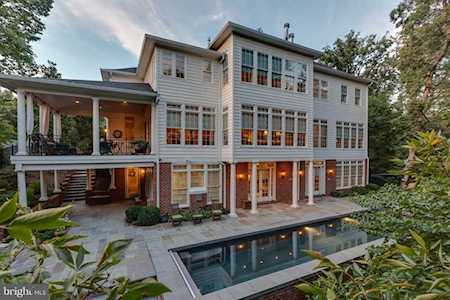 1103 Finley Ln Alexandria, VA 22304