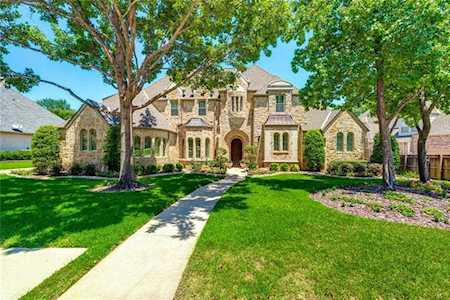 911 Parkview Lane Southlake, TX 76092