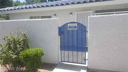 2128 Willowbury Dr #B Las Vegas, NV 89108