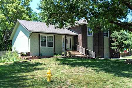 409 S Ridge Dr Olathe, KS 66061