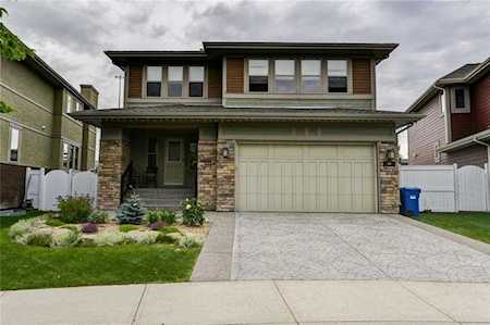 84 Mike Ralph Way SW Calgary, AB T3E 0H8