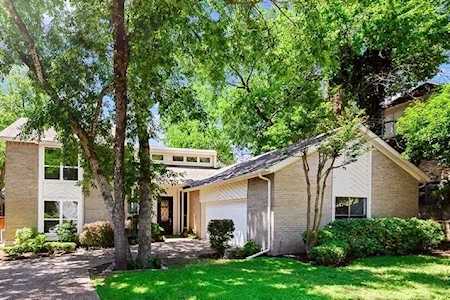 9006 Green Oaks Circle Dallas, TX 75243