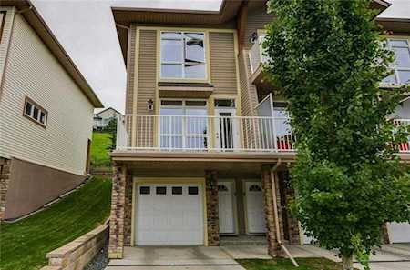 172 Rockyledge View NW #1 Calgary, AB T3G 6B2
