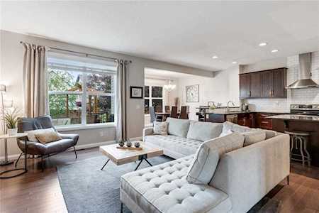71 Auburn Glen Lane SE Calgary, AB T3M 0M8