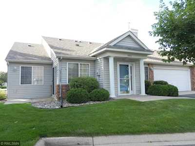 9893 Tamarack Cove Woodbury, MN 55125